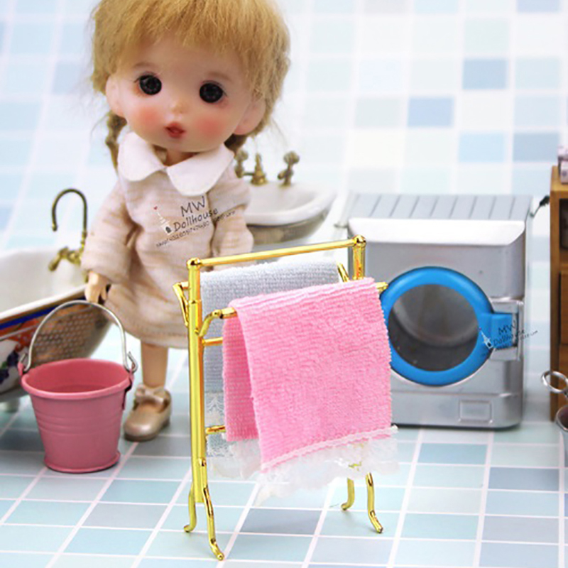 1:12 Metal Free-Standing Hand Towel Drying Rack with 2 Towels for Dollhouse Pe 1:12 Metal Free-Standing Hand Towel Drying Rack with 2 Towels for Dollhouse Pe