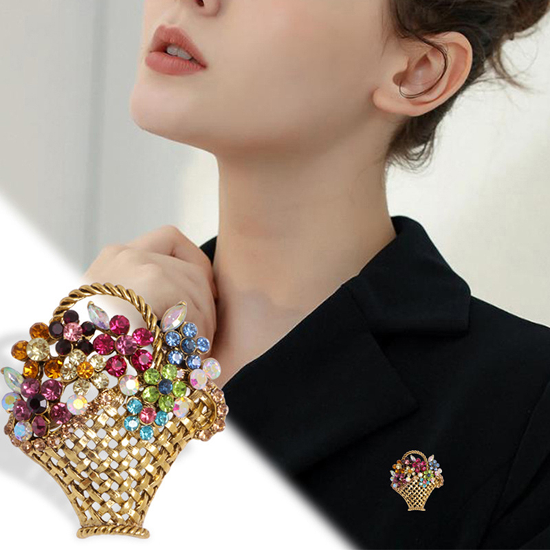 The flower discount basket brooch