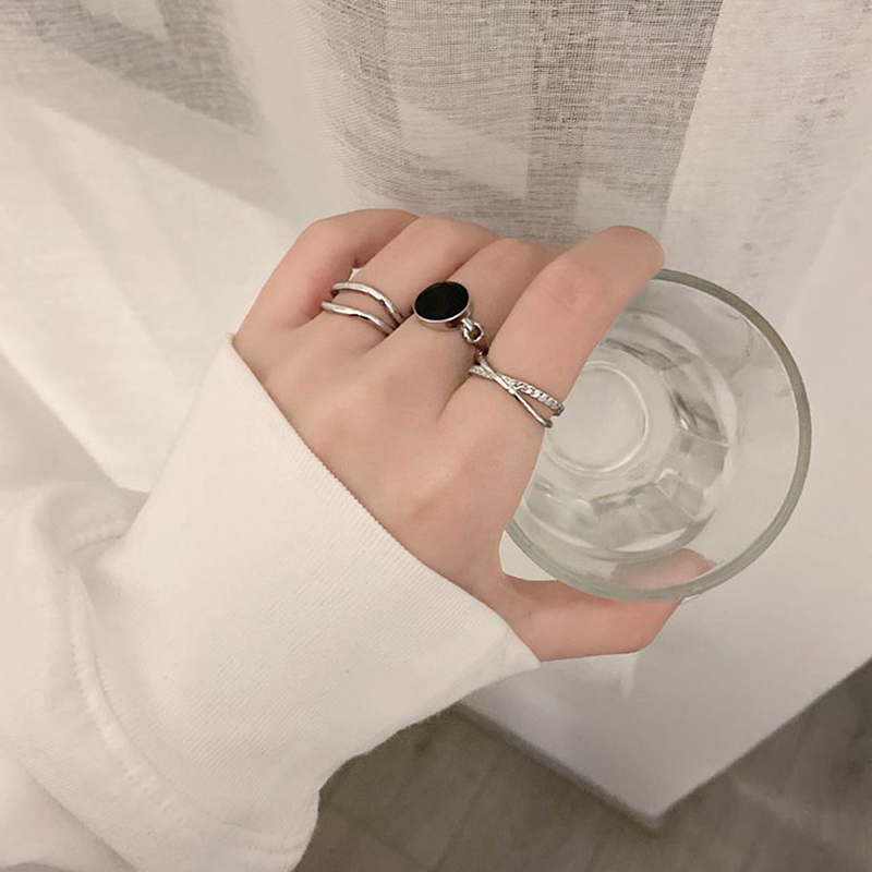 Oval shape ring shop designs for ladies