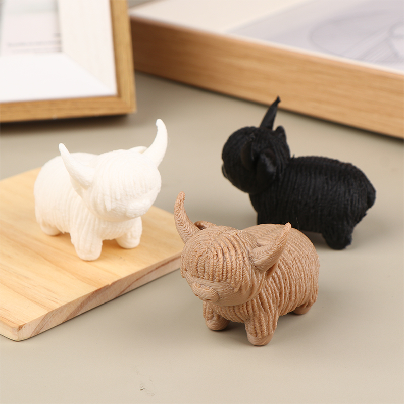 Small Highland Cow Figurine Highlands Cow Ornament Farm Home Decoration ~~
